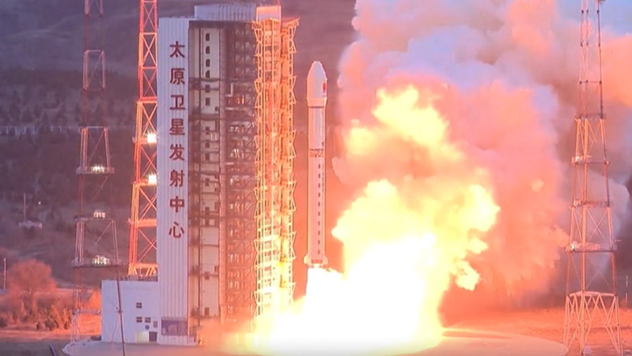 China’s Long March 2D Rocket Launched First Hongtu-1 Model Satellites