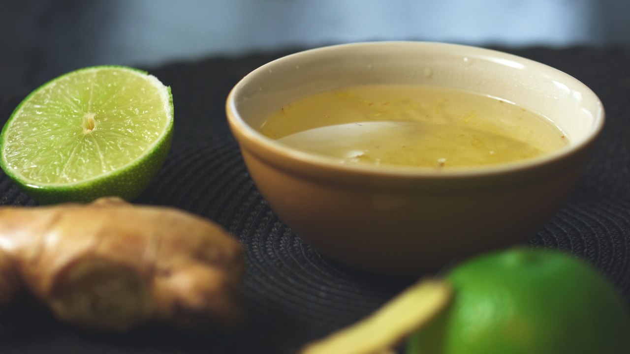 Drink profissional: aprenda como fazer xarope de açúcar em casa