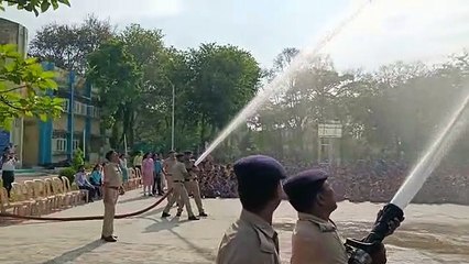 बच्चों को बताया आपातकाल  में कैसे करें सुरक्षा