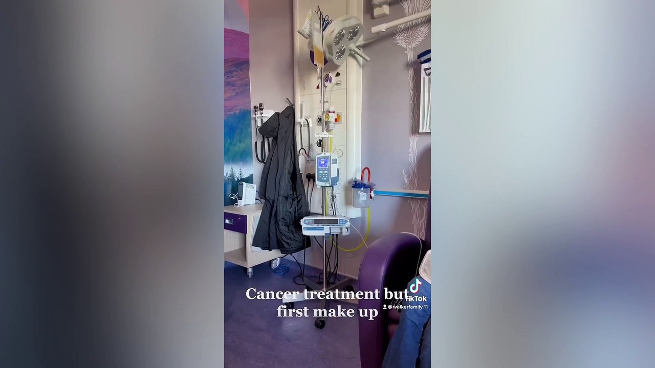 Identical twins suffer same cancer symptoms - even though only one has the disease