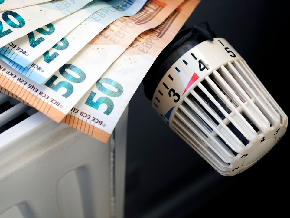 Strom- und Gaspreise im zweiten Halbjahr 2022 deutlich gestiegen