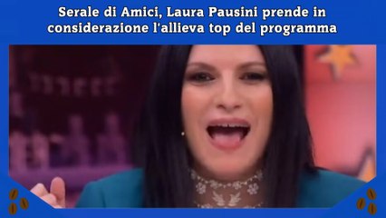 “Lei è una bomba”. Amici 22, Laura Pausini ha messo gli occhi sull’allieva top