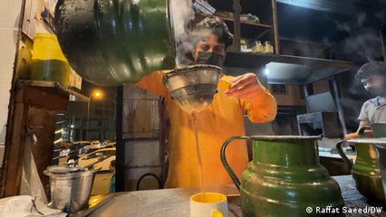 Pakistan: Karachi's changing tea shop culture