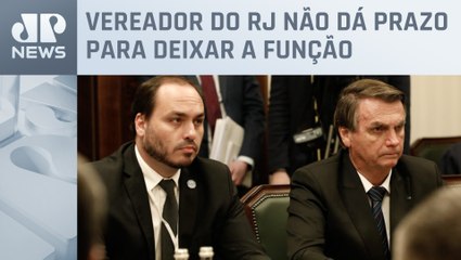 Carlos Bolsonaro afirma que deixará de comandar as redes sociais do pai