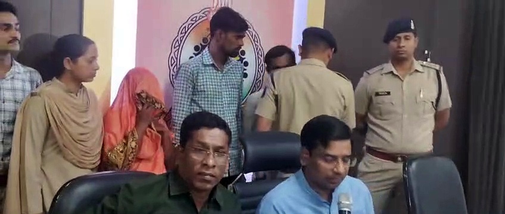 प्रेमिका को मैसेरे भाई की बाहों में देख भड़का पहला प्रेमी, दोस्त के साथ मिलकर खेला खूनी खेल, प्रेमिका भी शामिल हत्या कांड में