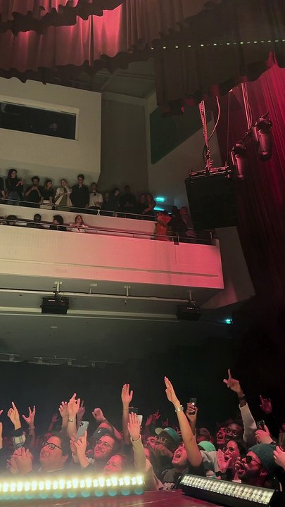 Arrivée de Rihanna, enceinte, et son compagnon...