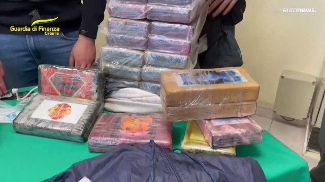 إيطاليا تحبط أكبر عملية تهريب في تاريخها وتضبط 2 طن من الكوكايين