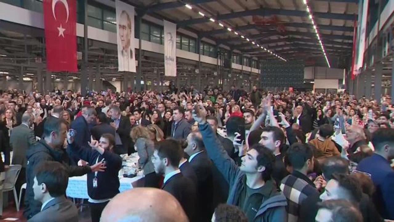 Cumhurbaşkanı Adayı Kılıçdaroğlu: "Hakça Paylaşmak ve İnsanca Yaşamak İçin Tüm Milletimizi Bu Güzel Sofraya Davet Ediyoruz"