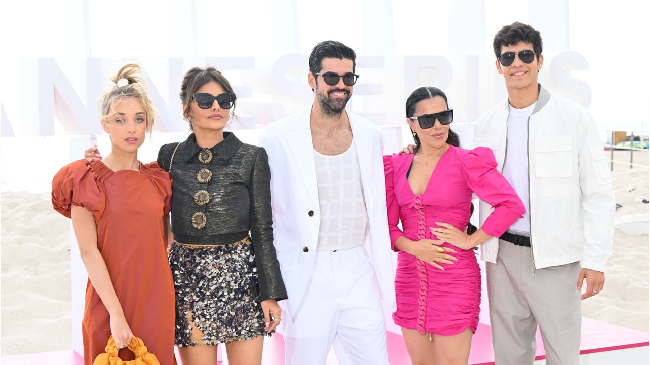 GALA VIDÉO - Mónica Cruz, Miguel Ángel Muñoz de la série Un, dos, tres réunis : ils n’ont pas changé !