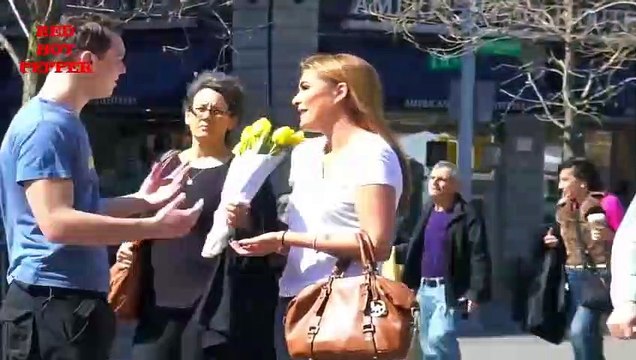 ПРИКОЛЫ 2015 Поцелуй с незнакомками в засос 41 ♥ Страстный поцелуй ♥ KISSING PRANK 2015 # 404