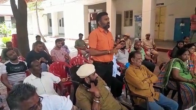 सज्जनगढ़ में एएसपी और बांसवाड़ा कोतवाली में डीएसपी ने सुनी लोगों की समस्या