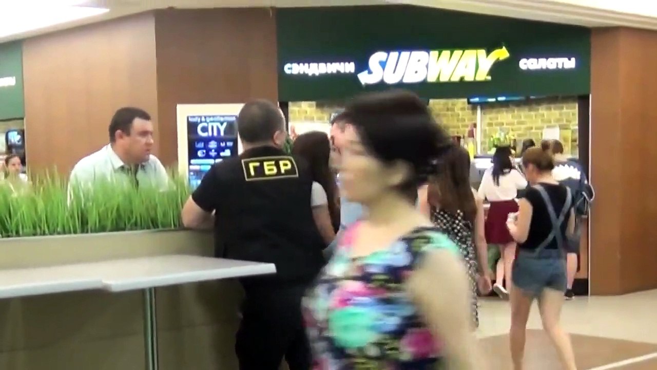 _KISSING IN PUBLIC 2_ Prank ๏ ПОЦЕЛУИ НА ПУБЛИКЕ 2 ๏ Kissing in Public _ Irina TW