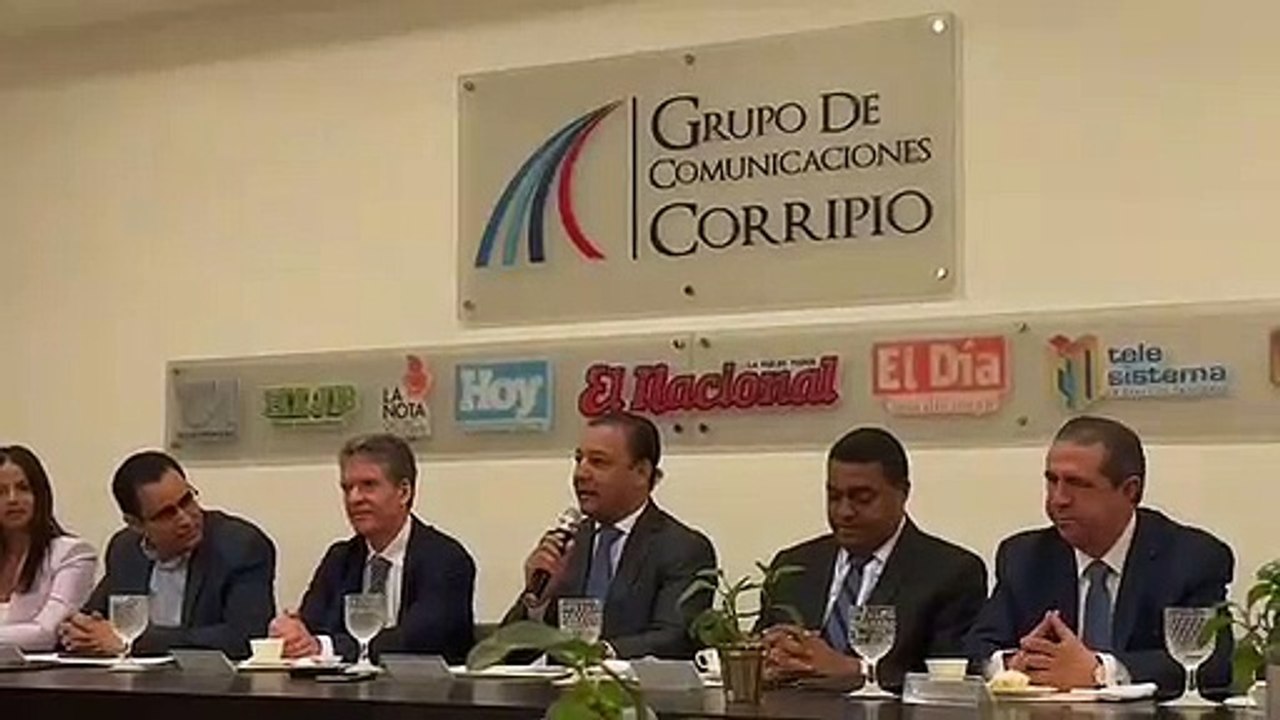 Abel descarta "por ahora" alianza con otros partidos