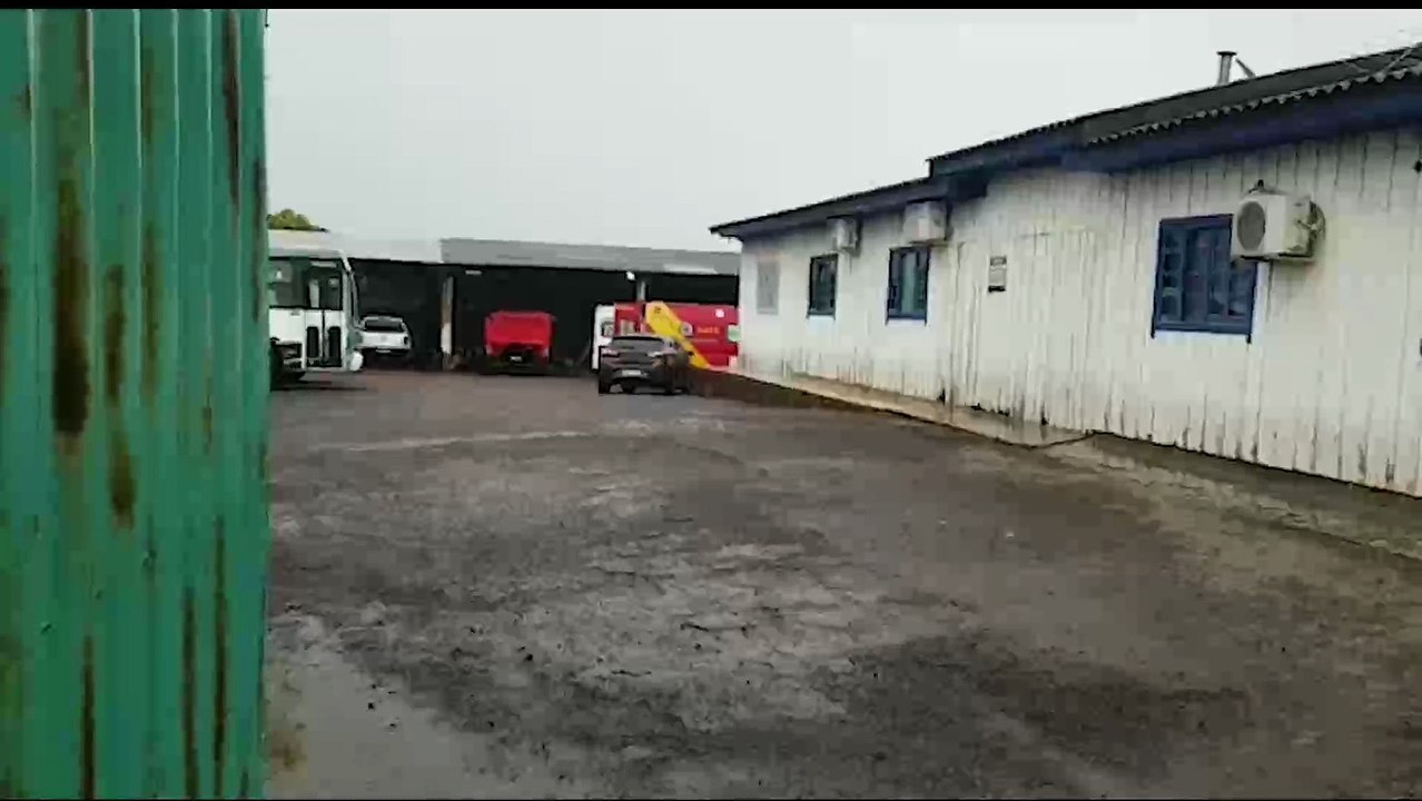 Homem fica ferido ao sofrer queda de plano elevado no Bairro Nova Cidade