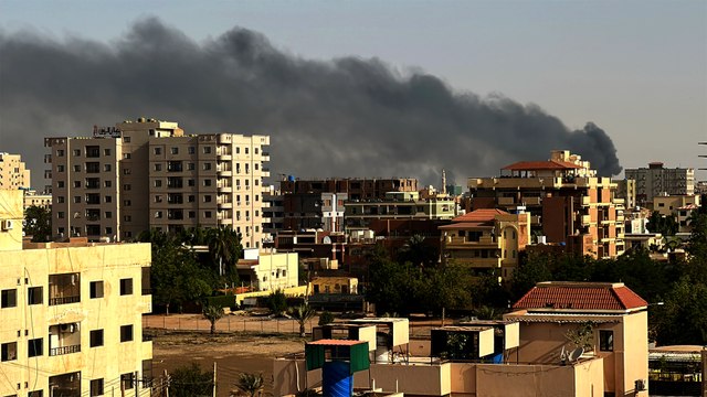 ما وراء الخبر - هل تنجح جهود الوساطة في نزع فتيل حرب السودان؟
