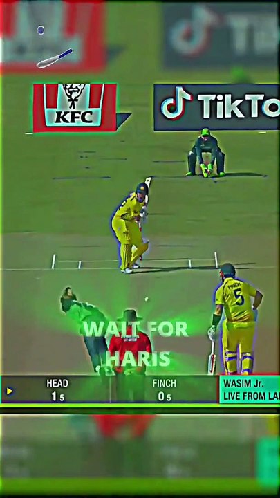 haris shows off