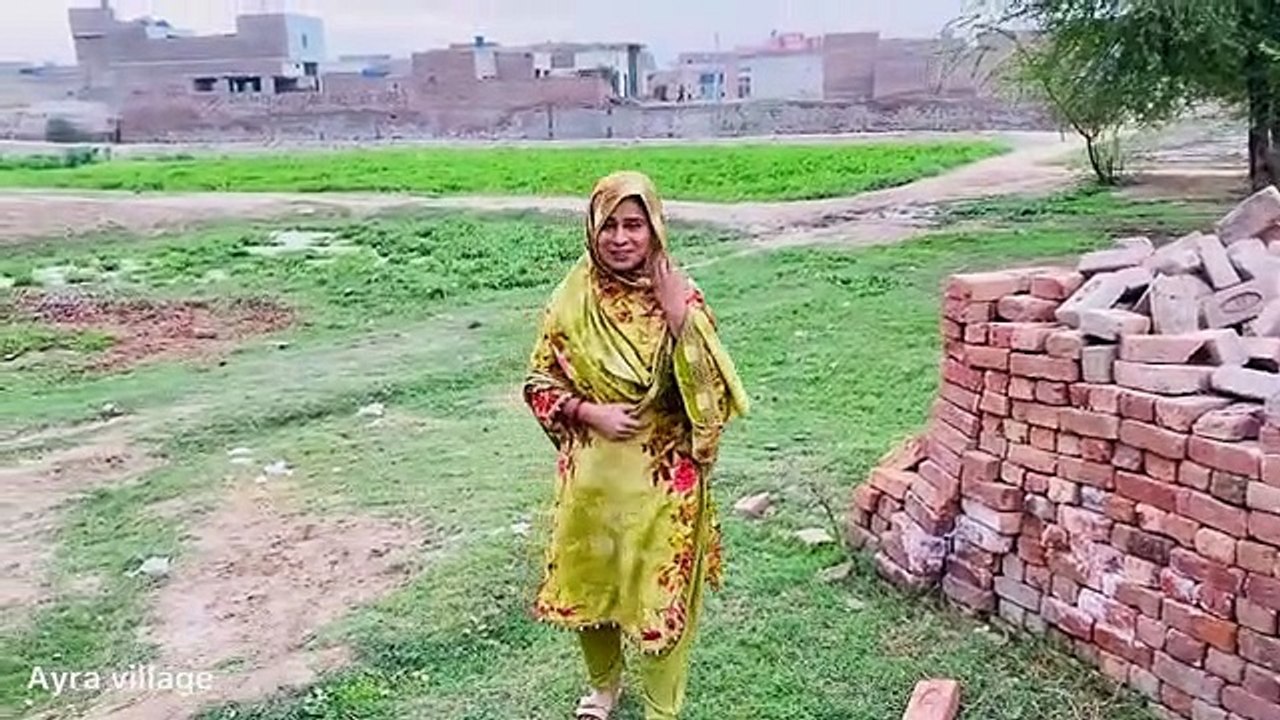 Dopahar-Ki-Routine-Sarson-Ka-Sag-Cooking_36