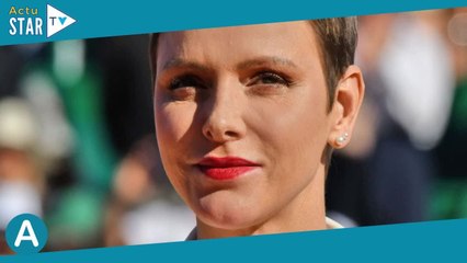 Charlene de Monaco main dans la main avec Albert : elle rayonne en famille... malgré une énorme boul