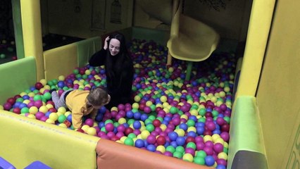 "Die Zeit heilt die Wunde nicht": Kriegswitwen in der Ukraine