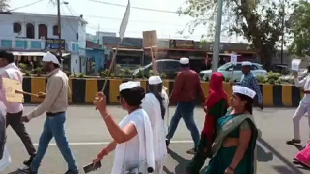 रोजगार सहायकों ने निकाली रैली, मंत्री को सौंपा ज्ञापन