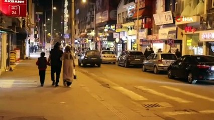 Yer Zonguldak! Ezan geç okundu herkes telefona sarıldı