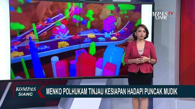 Menko Polhukam Mahfud MD Tinjau Kesiapan Hadapi Puncak Arus Mudik di Command Center Tol Cikampek