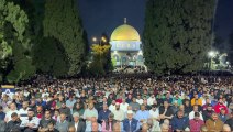الفلسطينيون يحيون ليلة القدر في القدس