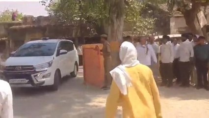 गाज़ीपुर: सरकारी आवास में मिली &#039;एसडीएम की लाश&#039; आलाधिकारी मौके पर