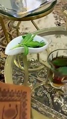 معلم سعودي متقاعد ينسخ المصحف الشريف بخط يده