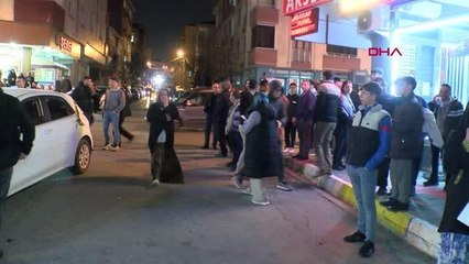 PENDİK'TE KAZA YAPAN OTOMOBİL FIRINA ÇARPARAK DURABİLDİ 5 YARALI