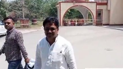 मऊ: निकाय चुनाव का दूसरे दिन भी कड़ी सुरक्षा में हुआ नामांकन, पर्चा के लिए लगी भीड़