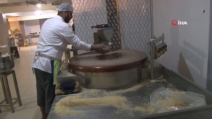 Bingöl'de tatlıcıların bayram mesaisi başladı