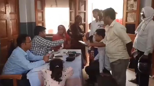 मऊ: बढ़ती गर्मी से अस्पतालों में बढ़ रही मरीजों की संख्या, डॉक्टर ने दी बचाव की सलाह