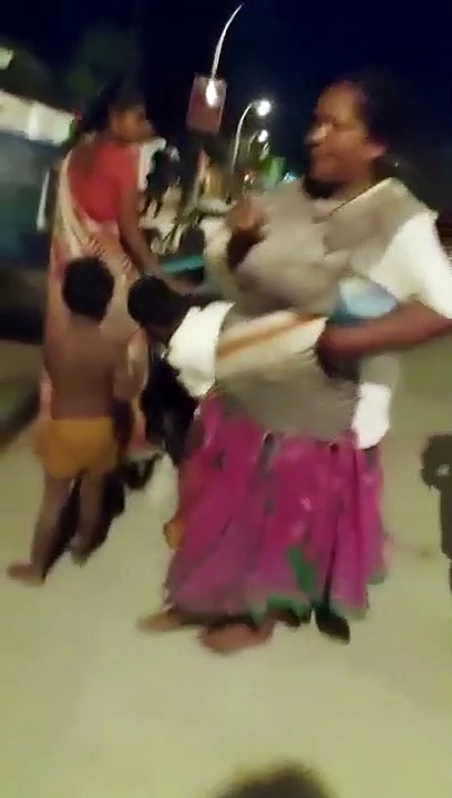 Watch : புதுவையில் போட்டியாக கடைவைத்தர்வகளை மிரட்டிய பலூன் வியாபாரி! 