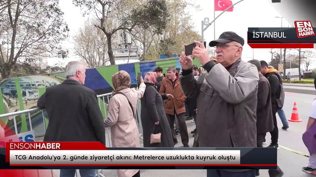TCG Anadolu'ya 2. günde ziyaretçi akını: Metrelerce uzuklukta kuyruk oluştu