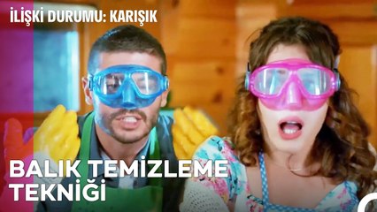 Balık Temizlerken Balık Gibi Olan Çift - İlişki Durumu Karışık