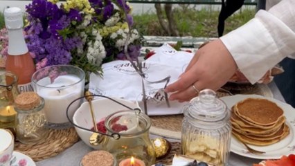 Woman doesn't hold back one bit while setting up 'Aesthetic' Easter tables
