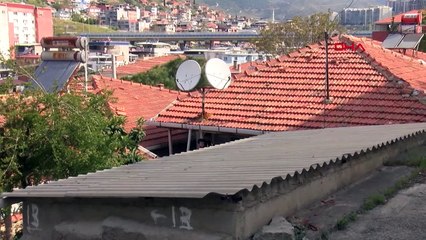 Oğlunu işe gitmesi için uyandırmak isteyen baba canından oldu