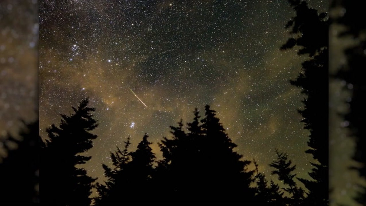 Mercury Is High, Planets And The Moon & Lyrid Meteors In April 2023 Skywatching