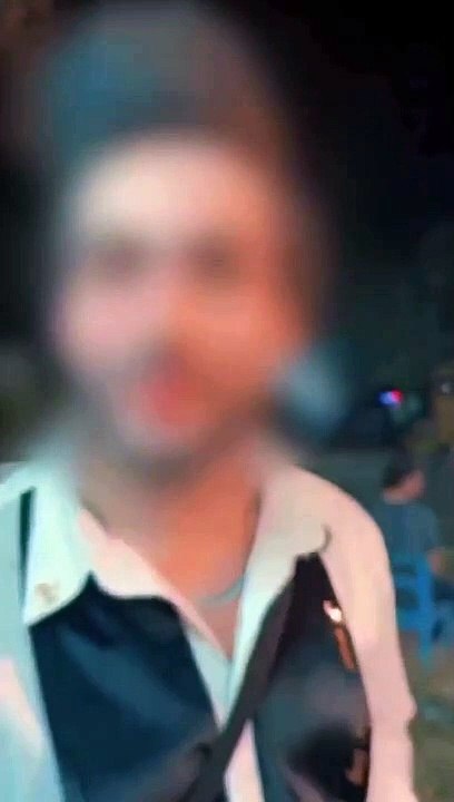 شاب عراقي ينتهك براءة طفلة للفوز في تحدي على السوشال ميديا .. فيديو مقزز