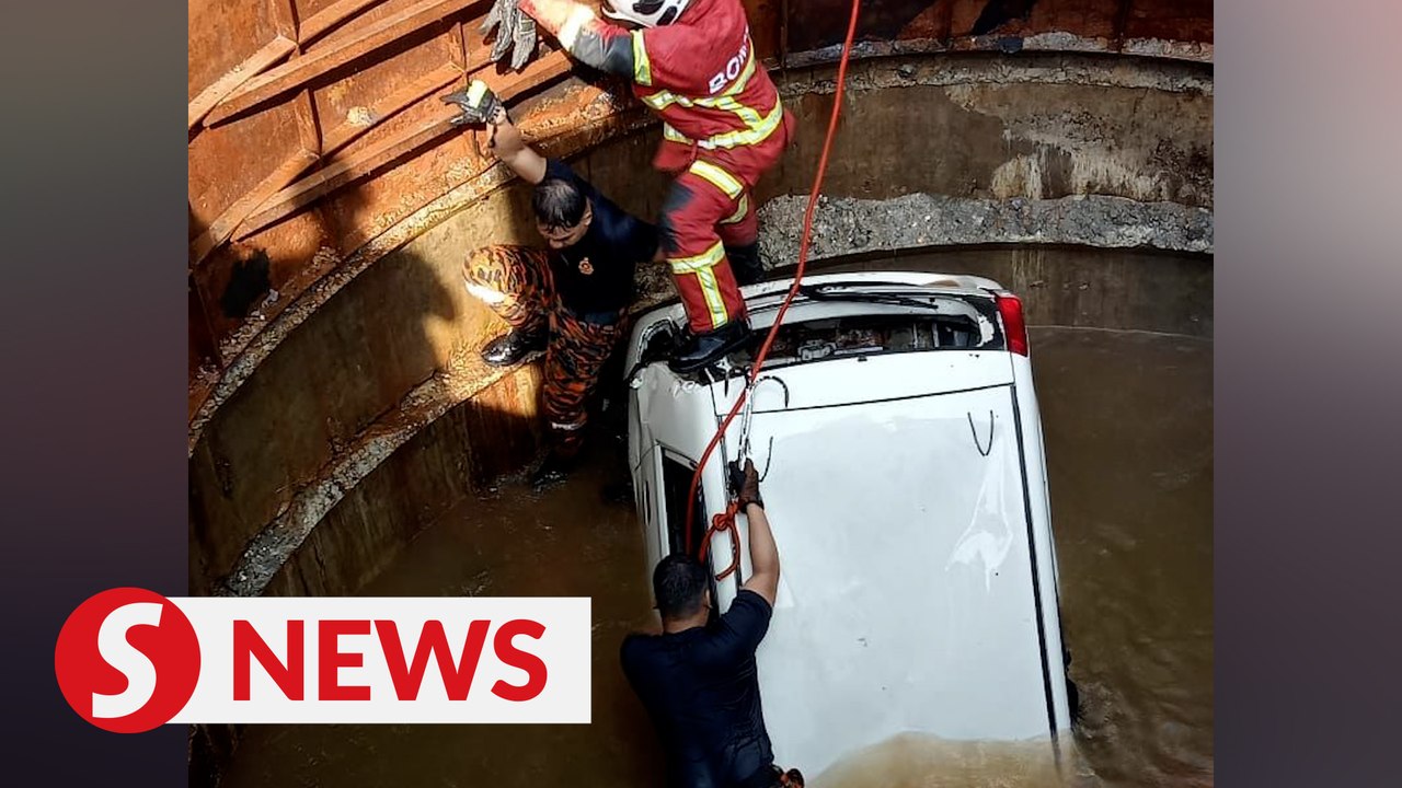 Motorist killed after car falls into Sandakan sewer