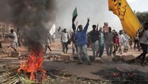 Son Dakika: Çıkan çatışmalarda 180'den kişinin hayatını kaybettiği Sudan'da ordu ile Hızlı Destek Kuvvetleri arasında 24 saatlik ateşkes ilan edildi