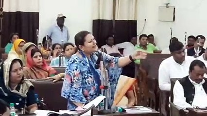 Video herunterladen: Uproar in the meeting of Municipal Corporation House regarding water crisis