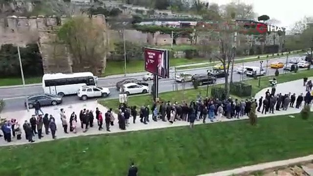 TCG Anadolu'ya büyük ilgi! Sahilde 2 kilometrelik kuyruk oluştu