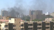 وثقت كاميرا #العربية لحظة حدوث انفجار في محيط مباني القيادة العامة للقوات المسلحة السودانية في العاصمة #الخرطوم #السودان