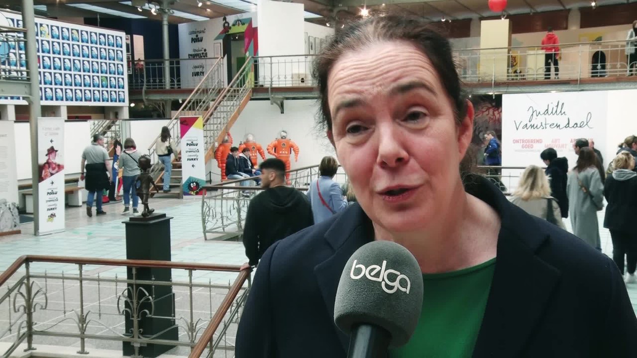 "Les adolescents sont conscients des dangers du soleil, mais ne se protègent pas pour autant" estime la dermatologue Véronique Del Marmol