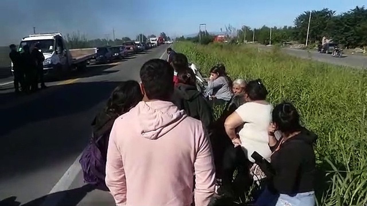 Trabajadores del citrus cortan la ruta 38  en Concepci´ón