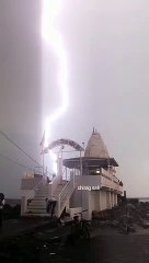 SURAT VIDEO/ मौसम में बदलाव के बाद दिनभर बिजली के कड़ाके-भड़ाके के साथ बरसे बादल