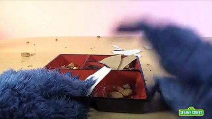 Sesame Street_ Unboxing A Bento Box with Cookie Monster.mp4