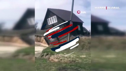 Uyarılara aldırış etmedi, nehir taşınca evi böyle yıkıldı